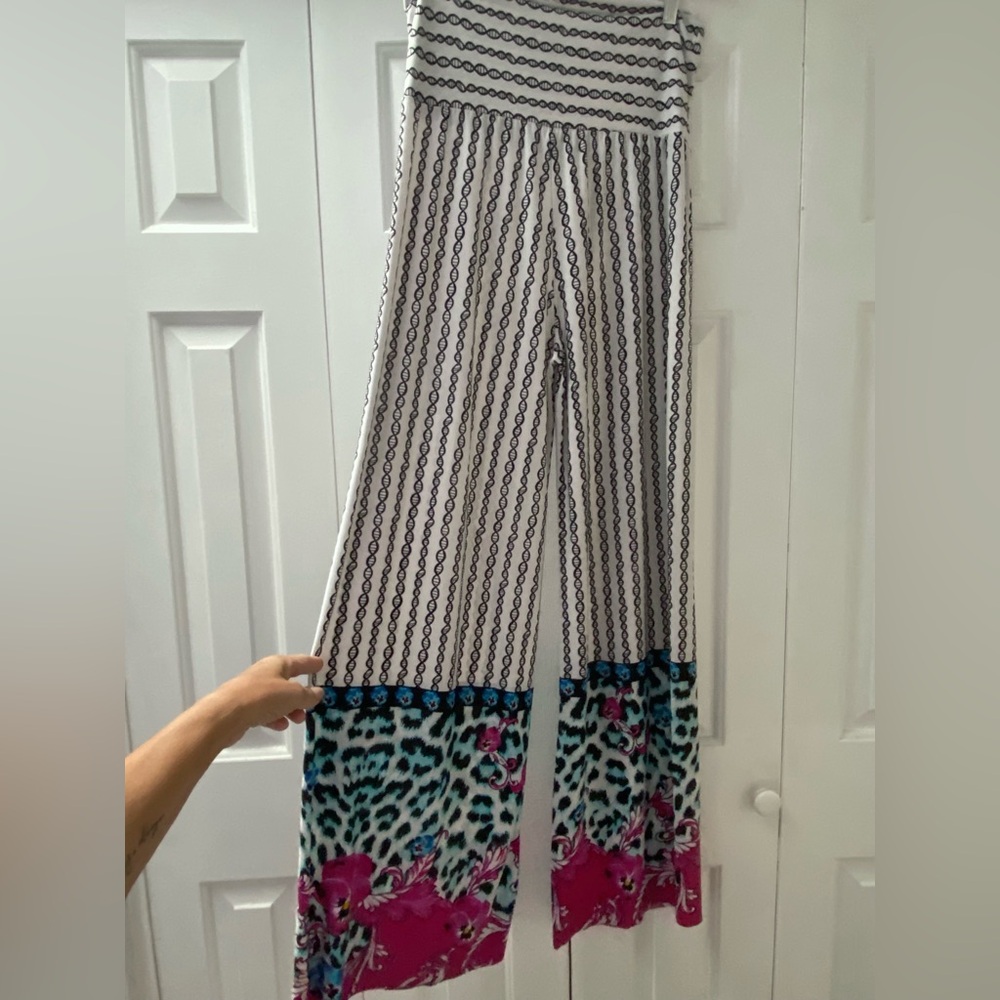 White, blue, leopard and black and white print Yelete stretch palazzo pants L